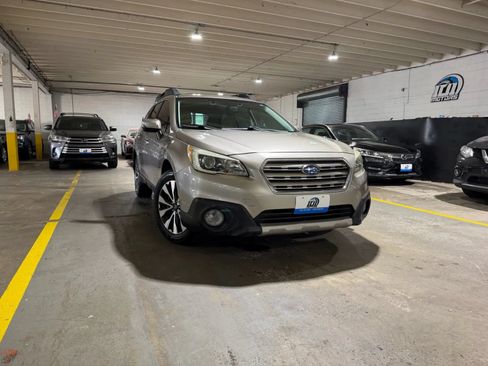 Used 2015 Subaru Outback 3.6R Limited AWD/4WD image 6