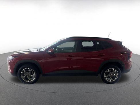 Used 2025 Chevrolet Trax LT FWD image 10