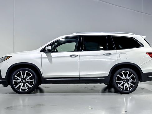 Used 2019 Honda Pilot Touring image 2