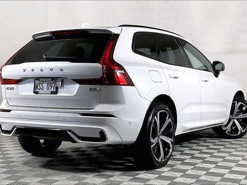 Used 2022 Volvo XC60 B5 R-Design w/ Advanced Package FWD image 10