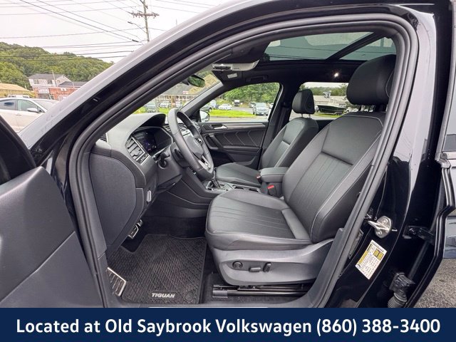 Certified 2024 Volkswagen Tiguan SE R-Line AWD/4WD image 33