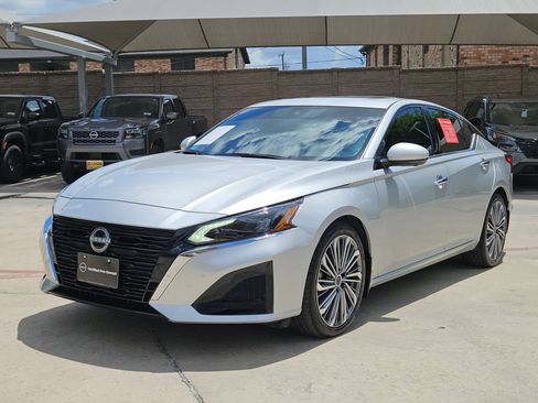 Certified 2025 Nissan Altima 2.5 SL FWD image 7