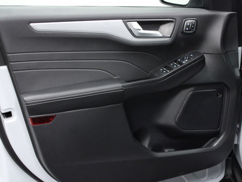 New 2026 Ford Escape SE w/ PHEV Premium Package image 11