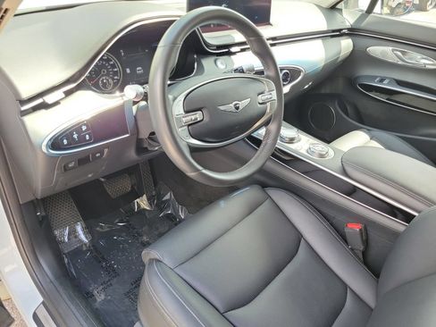 Used 2025 Genesis GV70 2.5T AWD/4WD image 30
