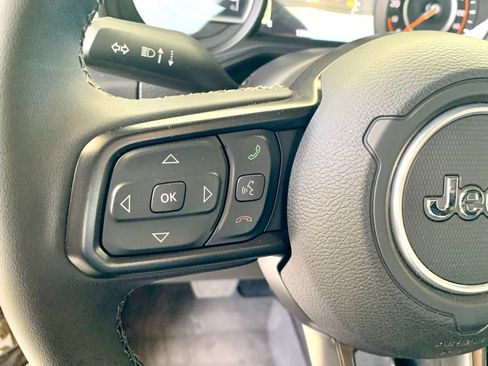 Used 2025 Jeep Gladiator Mojave w/ Convenience Group AWD/4WD image 30