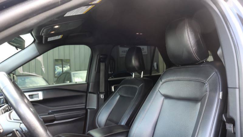 Used 2020 Ford Explorer XLT RWD image 9