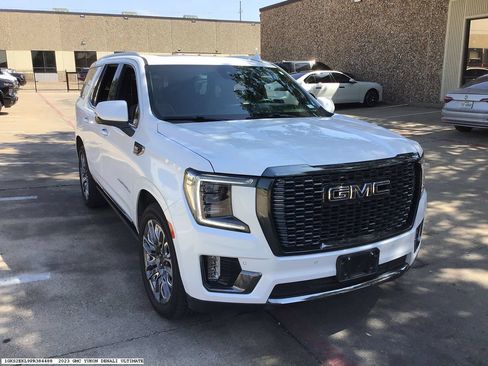 Used 2023 GMC Yukon Denali Ultimate AWD/4WD image 6