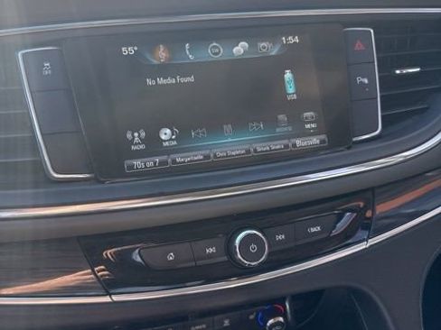 Used 2018 Buick Enclave Essence image 23