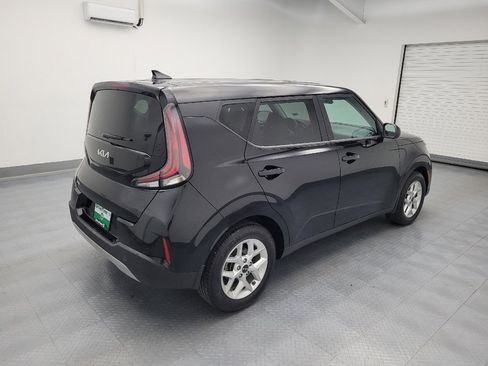 Used 2023 Kia Soul LX w/ LX Technology Package FWD image 10