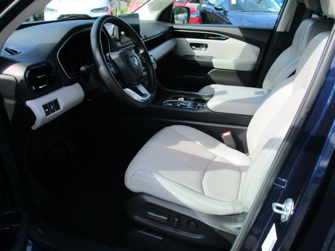 Certified 2025 Honda Pilot EX-L image 11