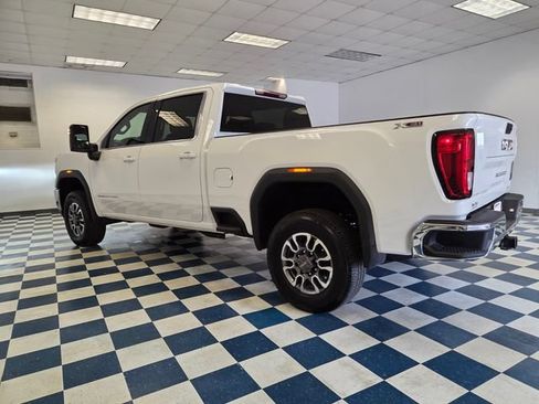 Used 2022 GMC Sierra 2500 SLE w/ SLE Value Package; AWD/4WD image 5
