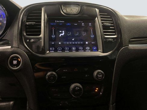Used 2019 Chrysler 300 S RWD image 31