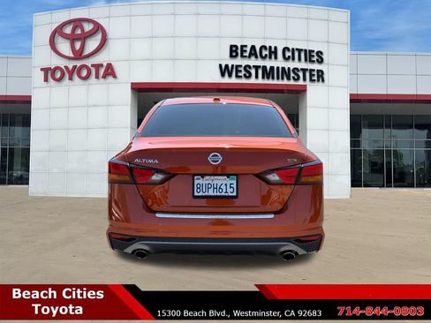 Used 2021 Nissan Altima 2.5 SR FWD image 10
