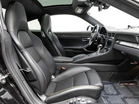 Used 2019 Porsche 911 Turbo S image 17