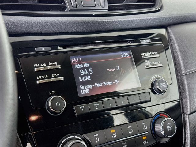 Used 2017 Nissan Rogue S AWD/4WD image 5