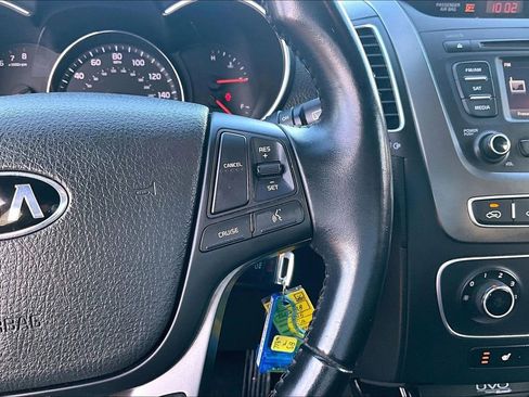 Used 2015 Kia Sorento LX image 13