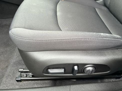 Used 2021 Chevrolet Malibu LT image 12