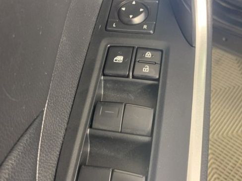 Used 2021 Toyota RAV4 LE image 24