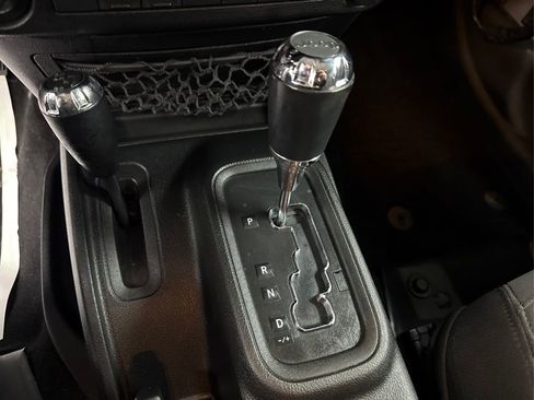 Used 2016 Jeep Wrangler Unlimited Sport image 27