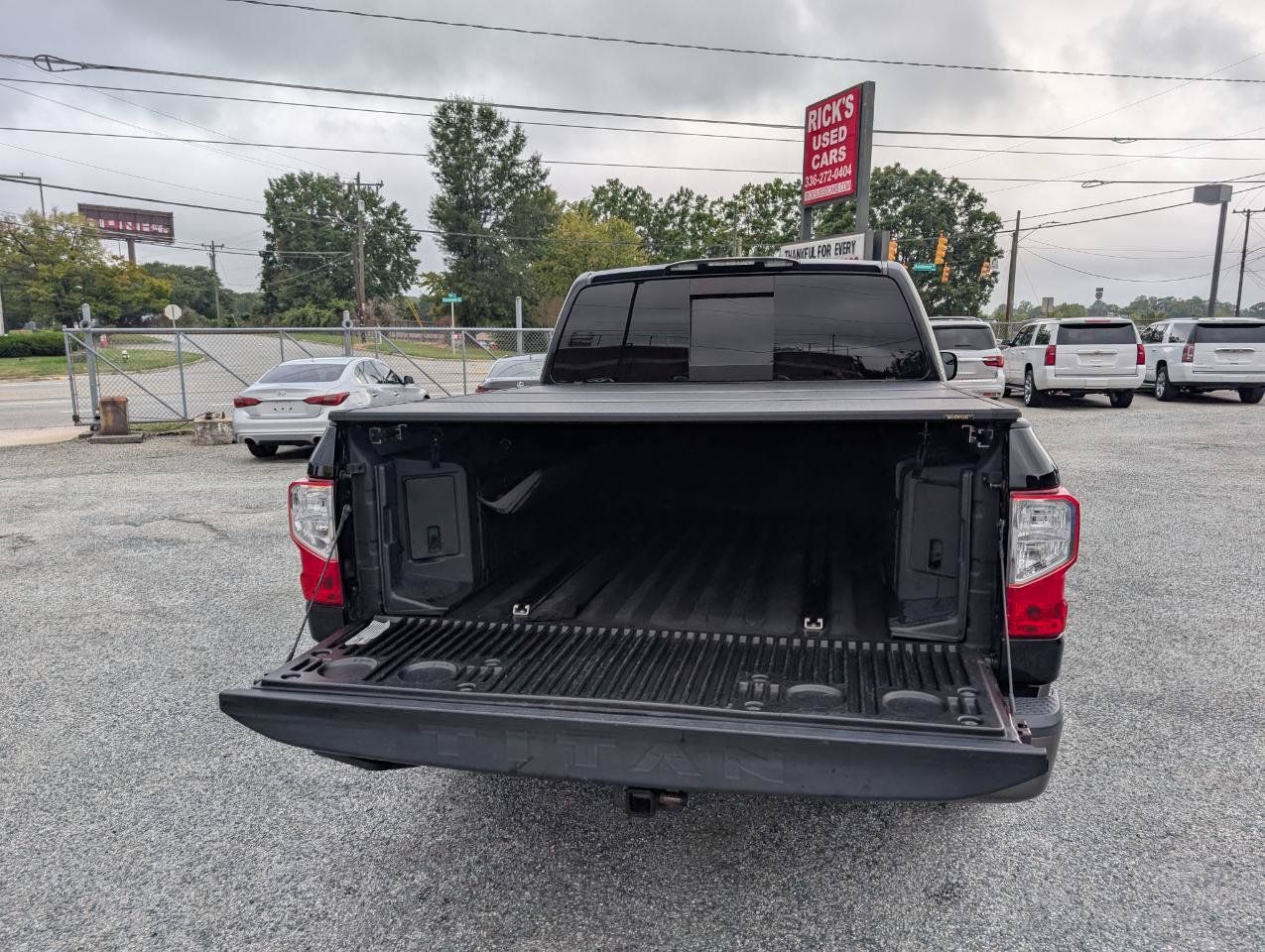 Used 2018 Nissan Titan Platinum Reserve w/ Platinum Utility Package RWD image 24