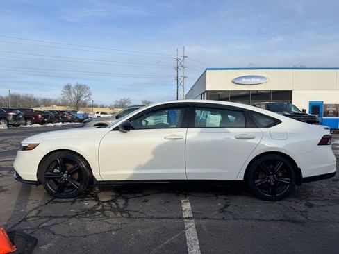 Used 2024 Honda Accord Sport image 5