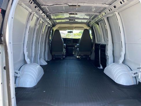 Used 2022 Chevrolet Express 2500 w/ Driver Convenience Package RWD image 19