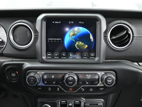 Used 2022 Jeep Wrangler Unlimited Sahara w/ Cold Weather Group AWD/4WD image 12