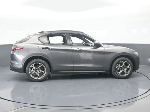 Used 2023 Alfa Romeo Stelvio Sprint image 7