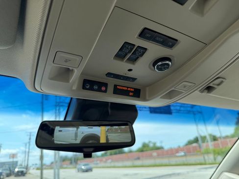 Used 2019 Cadillac Escalade Luxury AWD/4WD image 21