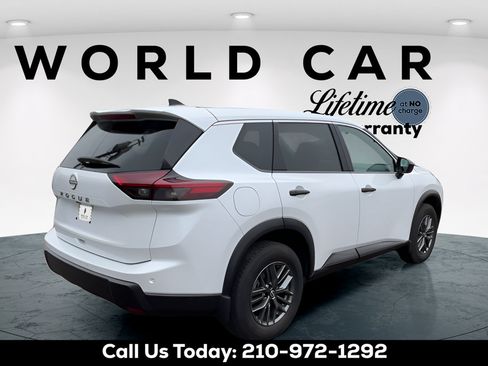 Used 2025 Nissan Rogue S FWD image 6