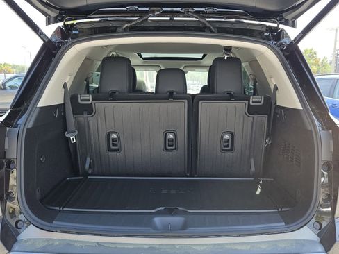 New 2026 Nissan Pathfinder Platinum FWD image 6