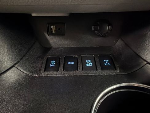 Used 2015 Toyota Highlander Limited AWD/4WD image 15