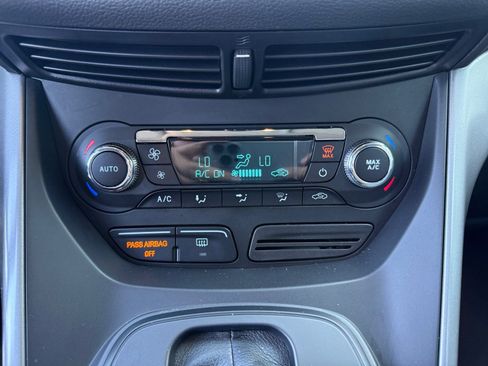Used 2016 Ford Escape SE w/ Equipment Group 201A FWD image 12
