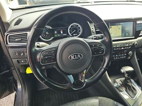 Used 2018 Kia Niro EX w/ Option Group 020 FWD image 16