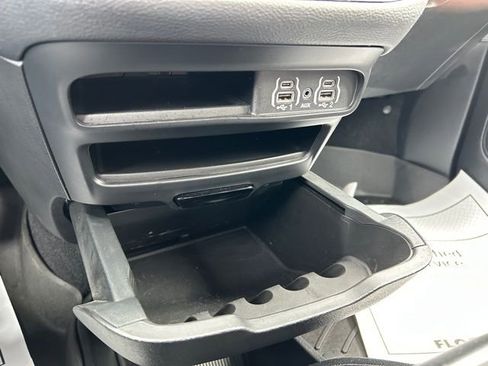 Used 2023 Chrysler Pacifica Touring-L w/ S Appearance Package image 44