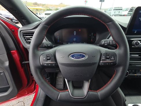 Used 2025 Ford Escape ST-Line Select AWD/4WD image 17