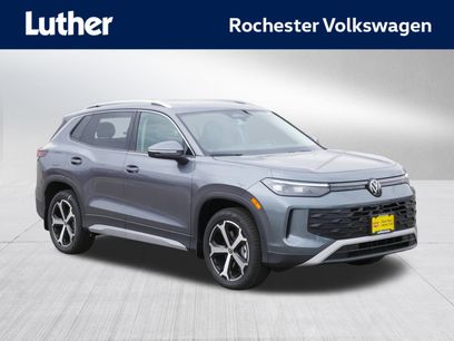 New 2025 Volkswagen Tiguan SE