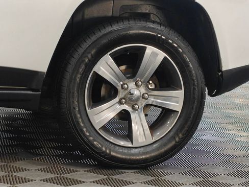 Used 2017 Jeep Compass High Altitude AWD/4WD image 33