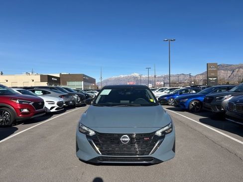 Used 2024 Nissan Sentra SR w/ SR Premium Package image 2