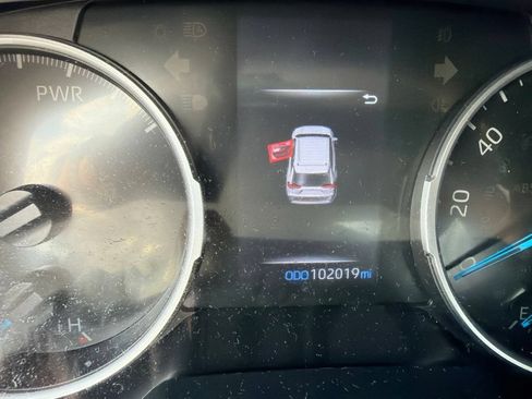 Used 2022 Toyota RAV4 XLE w/ Convenience Package AWD/4WD image 8