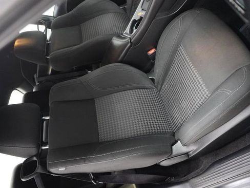 Used 2018 Dodge Challenger R/T RWD image 9