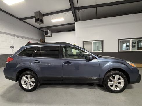 Used 2013 Subaru Outback 2.5i Premium image 2
