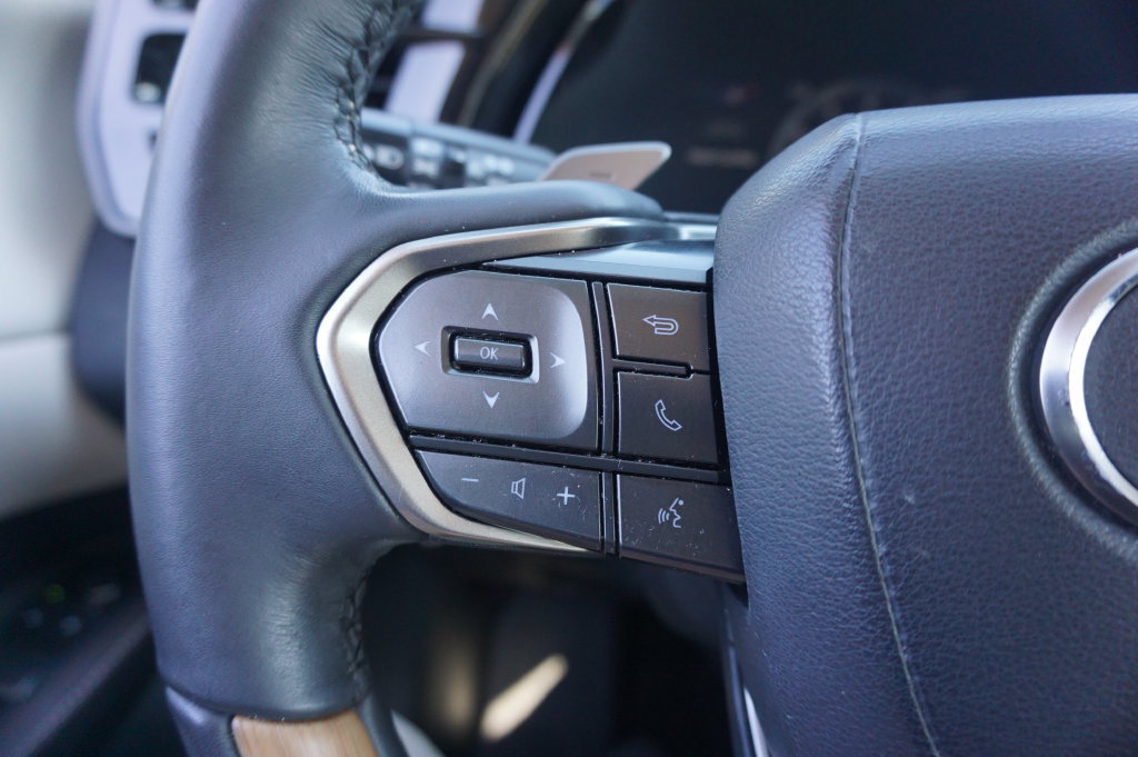 Used 2024 Lexus RX 350 Premium w/ Accessory Package (Z1) FWD image 8