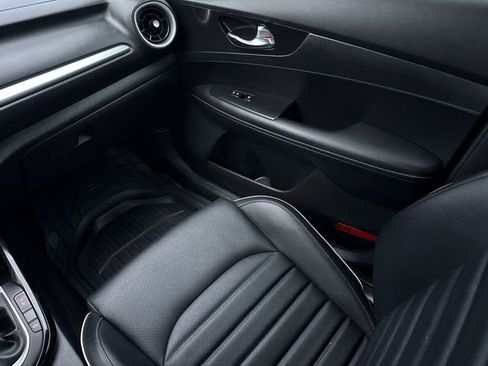 Used 2024 Kia Forte GT-Line w/ GT-Line Premium Package image 15