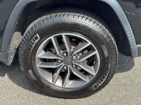 Used 2020 Jeep Grand Cherokee Limited AWD/4WD image 10