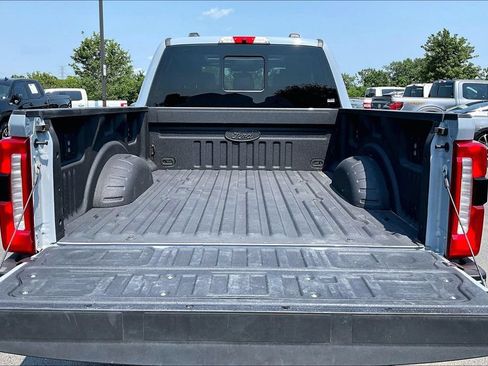 Used 2024 Ford F250 Lariat AWD/4WD image 9