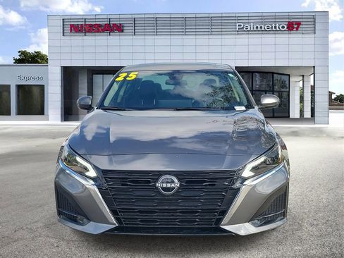 Used 2025 Nissan Altima 2.5 SV w/ SV Special Edition Package image 2