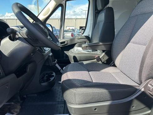 New 2025 RAM ProMaster 2500 w/ Quick Order Package 22G SLT image 11