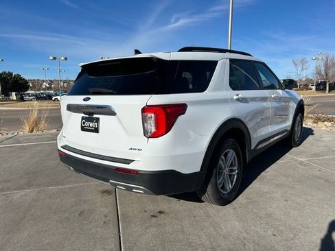 Used 2024 Ford Explorer XLT w/ Equipment Group 202A image 8