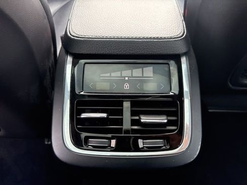 Used 2018 Volvo XC90 T5 Momentum w/ Convenience Package image 12